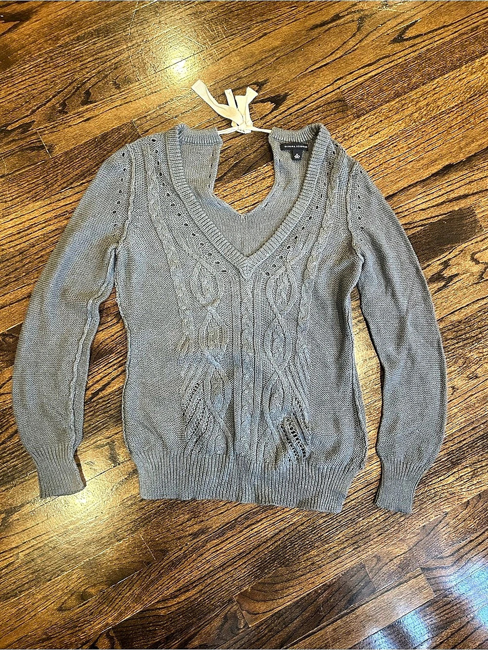 Banana Republic Gray Cable Knit V-Neck Like New